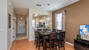 Dining - Spacious 4BR Townhome w/ In-Law Suite + Resort (Davenport)