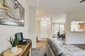 TV, fireplace - Minutes to hot springs, trails & town in this spacious Buena Vista retreat (Buena Vista)