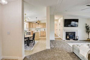TV, fireplace - Minutes to hot springs, trails & town in this spacious Buena Vista retreat (Buena Vista)