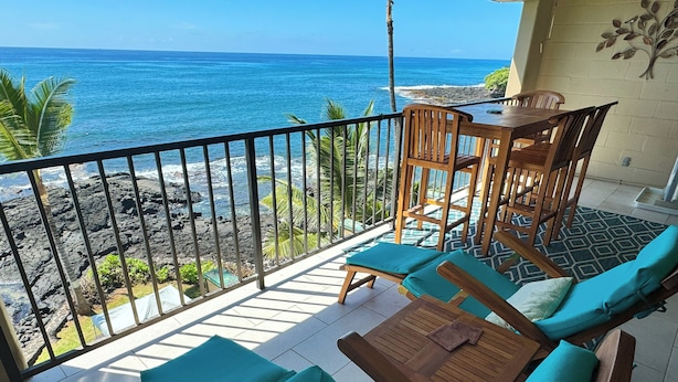 Unclassified image, 1 of 36, button - Exceptional Oceanfront Luxury Condo, Top Floor, Full AC, Elevator (Kailua-Kona)