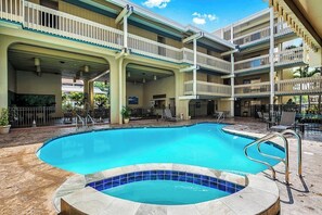 Pool - Exceptional Oceanfront Luxury Condo, Top Floor, Full AC, Elevator (Kailua-Kona)