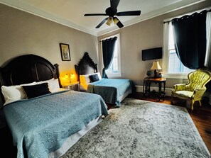1 habitación, tabla de planchar con plancha, wifi gratis y ropa de cama 