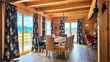 House, 4 Bedrooms | Interior