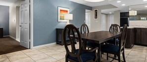 Dining - Spacious 2-bed/2-full bath apartment with W/D in-unit - Pompano Beach with AC (Pompano Beach)