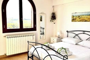 1 bedroom, iron/ironing board, WiFi, bed sheets - Leonardo's Cottage  (Toscana)