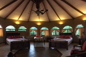 8 bedrooms, in-room safe, travel crib, free WiFi - 5BR, Los Aires, A Jungle villa w/ Toucans and Waterfalls (Barú)