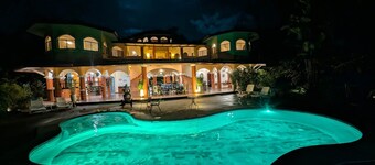 5BR, Los Aires, A Jungle villa w/ Toucans and Waterfalls