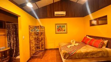 8 bedrooms, in-room safe, iron/ironing board, travel crib