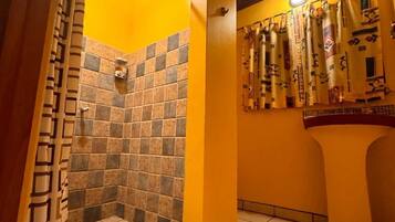 Towels, soap, shampoo, toilet paper