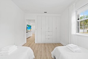 2 chambres, fer et planche à repasser, accès Internet