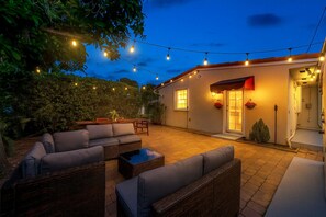Terrace/patio - Stylish Modern Stay Near Airport [10 Min] (Virginia Gardens)