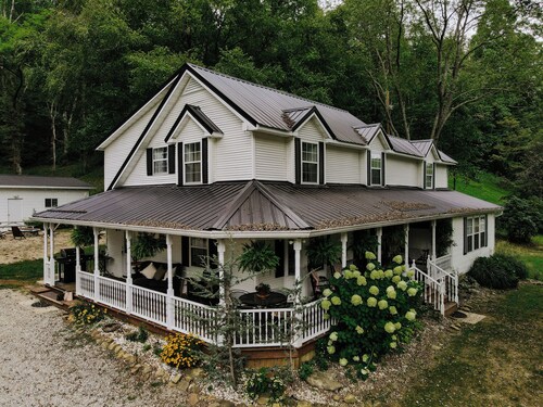 Spacious 4-Bedroom House & On-Site Event Venue in South Bloomingville, OH