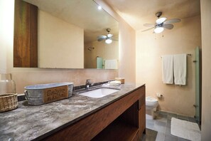 Shower - Sabor a Miel – Duplex near beach with pool & gym (Playa del Carmen)