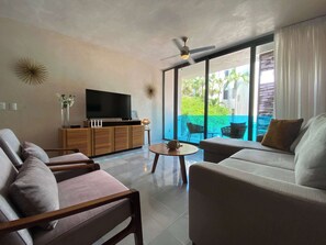 TV - Sabor a Miel: Two seaside apartments (Playa del Carmen)