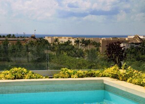 Pool - Stylish Studio with Rooftop Pool (Playa del Carmen)