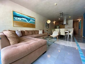 TV - Sabor a Miel – Steps from the Beach and 5th Avenue (Playa del Carmen)