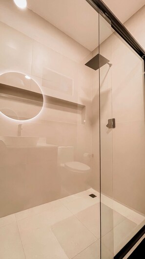 Shower, hair dryer, towels, shampoo - Premium 2BR Apt with Private Plunge Pool &  Rooftop (Tulum)