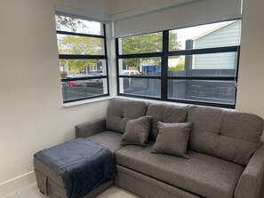 Smart TV - Flamingo Park Hideaway | Unit 1 (West Palm Beach)