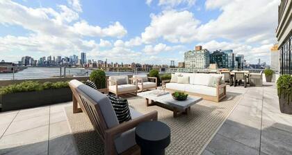 Luxury 1 Bed - Terrace - Gym- Lounge - Rooftop - In Unit Laundry - Prime Williamsburg