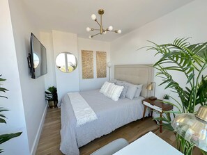 Silitysrauta/-lauta, Wi-Fi, vuodevaatteet