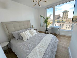 1 habitación, tabla de planchar con plancha, wifi y ropa de cama