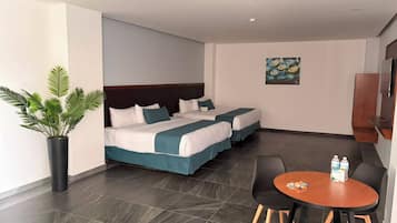 Deluxe Double Room | Down duvets, laptop workspace, free WiFi, bed sheets