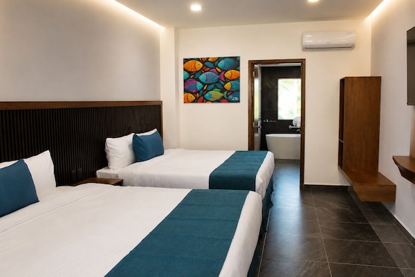 Deluxe Double Room | Down comforters, laptop workspace, WiFi (free), bed sheets