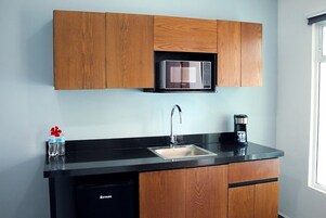 Habitación Deluxe doble | Cocina privada | Frigorífico pequeño, microondas y lavavajillas