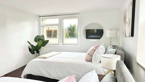 Unclassified image, 3 of 24, button - Luxury 2BR/1BA - 10 min to NYC (Hoboken)
