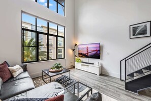 Televisio, työhuone