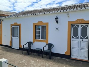 Exterior - Saint Catherine House (Fonte do Bastardo)