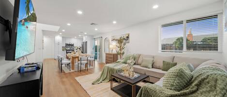 TV connectée, jeux vidéo, livres, médiathÚque