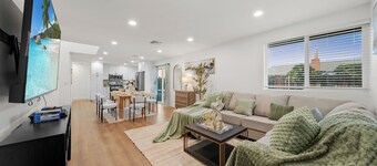 4BR/2Bth, Hot Tub, King Bed, Garage, Gated Backyard