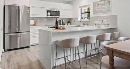 NEW! Water Lily HouseHeated Pool♂️Near Beaches️