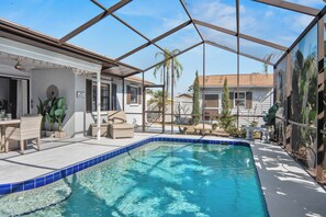 Outdoor pool, a heated pool - NEW! Peaceful Water Lily House with Pool-Near Beaches & much more (Venice)
