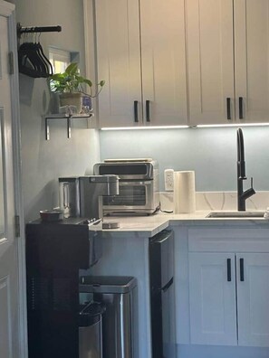 Refrigerador, horno y tostadora 