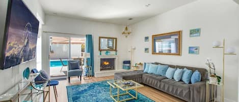 TV, fireplace