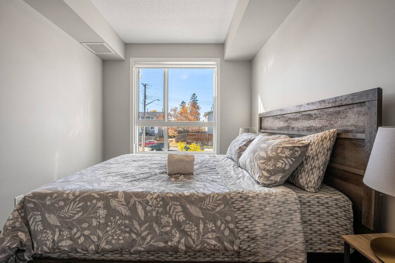 Skrivbord, strykjärn/strykbräda, resesäng och gratis wi-fi