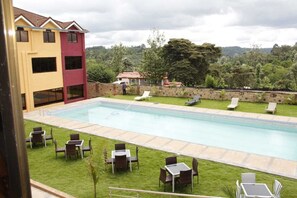 Outdoor pool - Bantu Africa Resort (Nyeri)