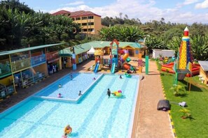 Outdoor pool - Bantu Africa Resort (Nyeri)