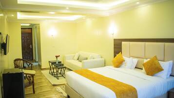 Superior Double Room | Laptop workspace, free WiFi, bed sheets