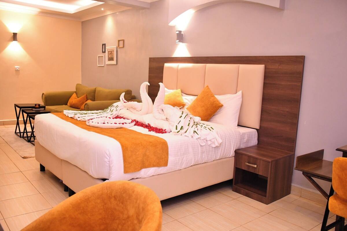 Deluxe-dobbeltværelse | Arbejdsområde til bærbare computere, gratis Wi-Fi, sengetøj