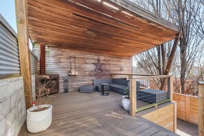 Terrace/patio - Home w/ Theater | Thunder Over Lou Fireworks Views (Louisville)