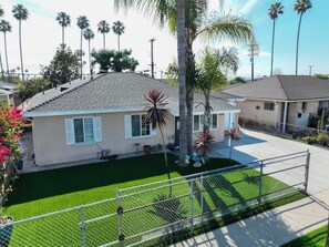 Property grounds - Carson Retreat Near LAX, SoFi Stadium & Beaches (Carson)