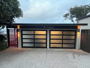 Property grounds - Furnished 30 to 60 day rental - Feb/March - Architectural Gem with Bay Views (Sausalito)