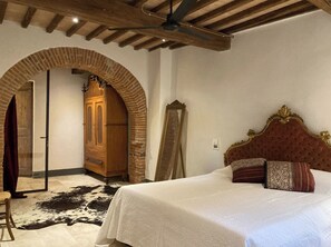 Bügeleisen/Bügelbrett, kostenloses WLAN, Bettwäsche