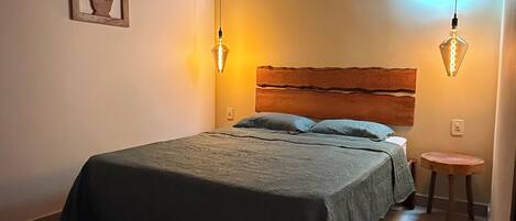 Iron/ironing board, Internet, bed sheets