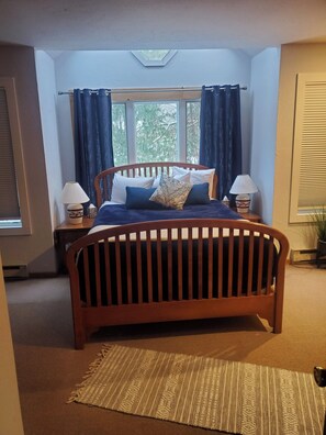 2 bedrooms, iron/ironing board, free WiFi, bed sheets - Exceptional townhome with hot tub & fireplace and customize stays in Windham (Windham)