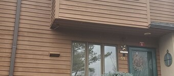 Exceptional townhome with hot tub & fireplace and customize stays in Windham