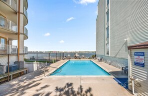 Pool - Bayfront-2Bedroom-Balcony-Pool (Ocean City)